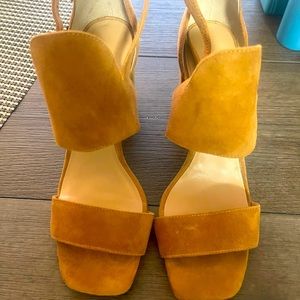 Brand new never worn Banana republic shoes